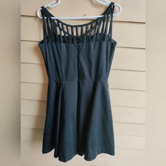 Trashy Diva Black Sleeveless Dress Cutout Neckline - Picture 2 of 3